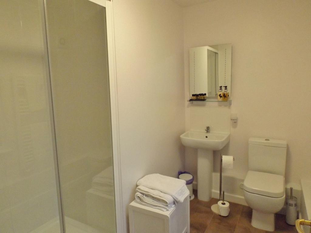 Old Riverview Guest House إيرث الغرفة الصورة