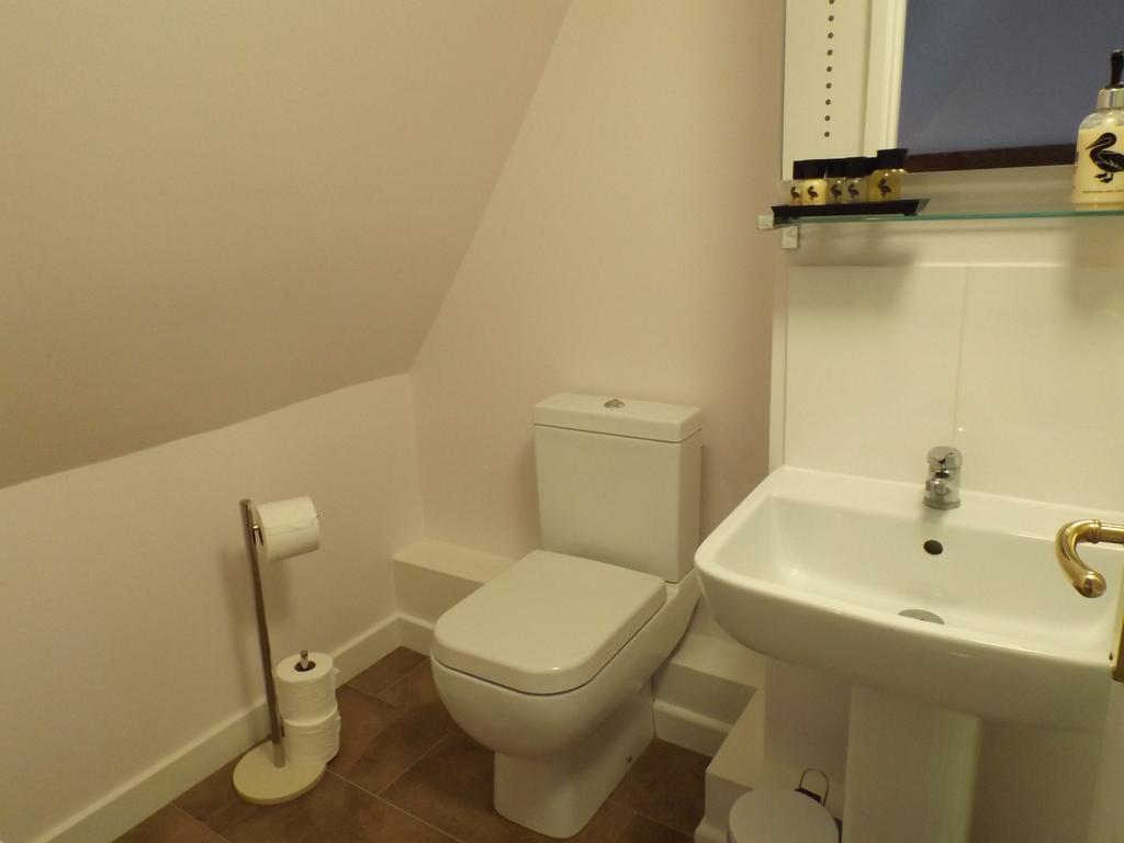 Old Riverview Guest House إيرث الغرفة الصورة